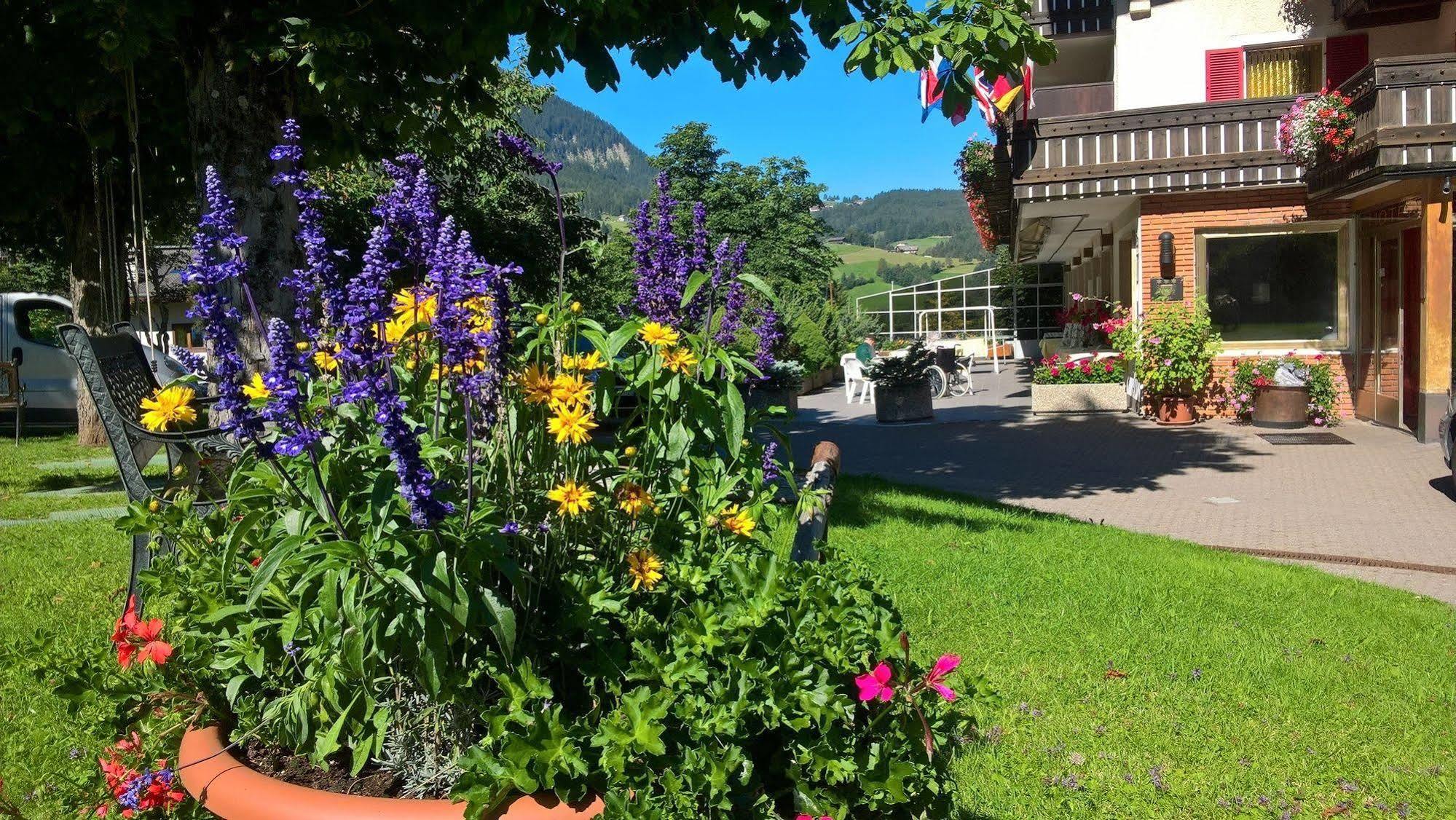 Hotel Rodes Ortisei Bagian luar foto